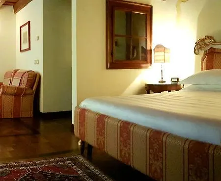 Tresor Luxury Suites *